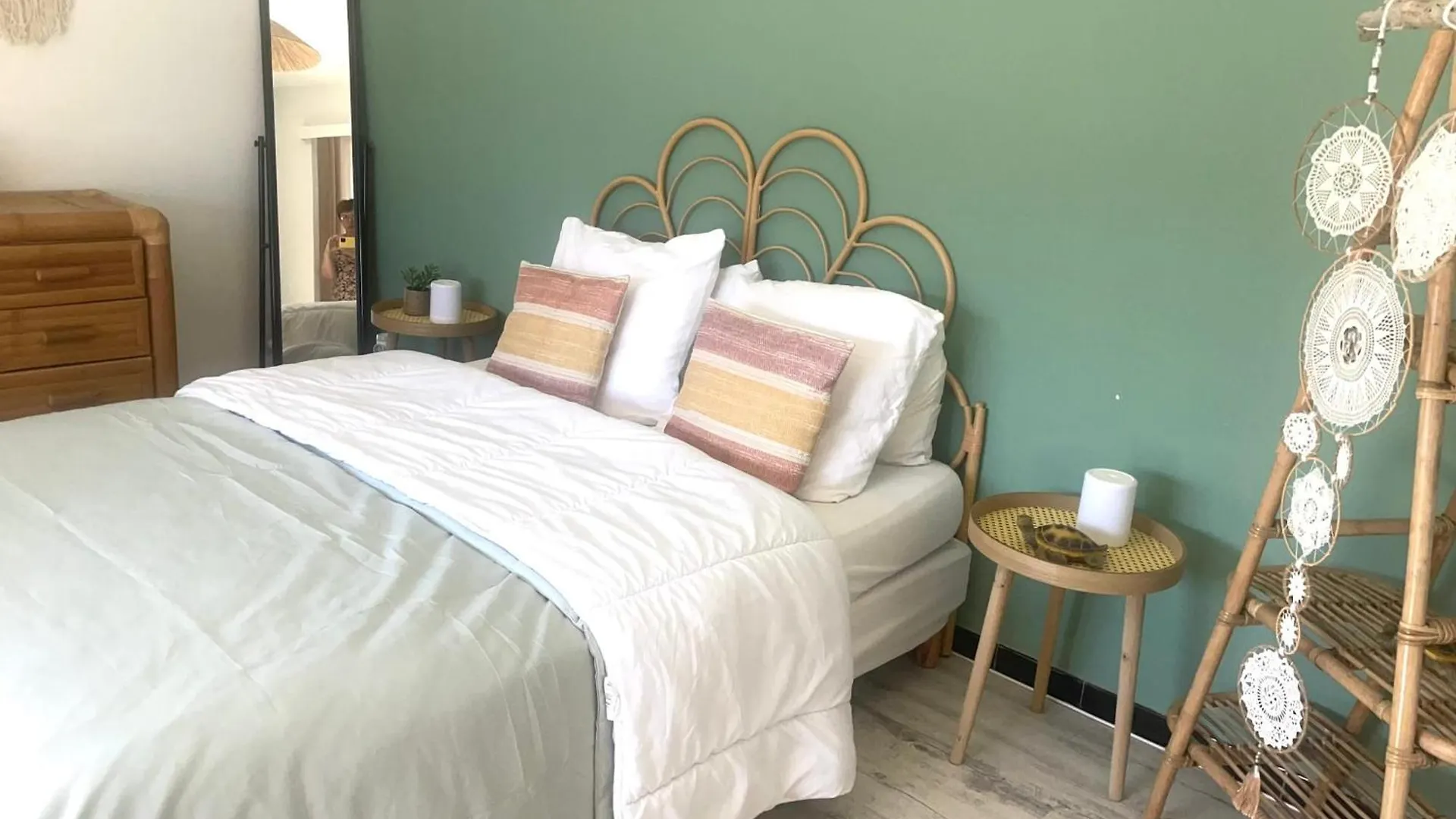 Beautiful Apartment Located 800 M From The Beach Six-Fours-les-Plages